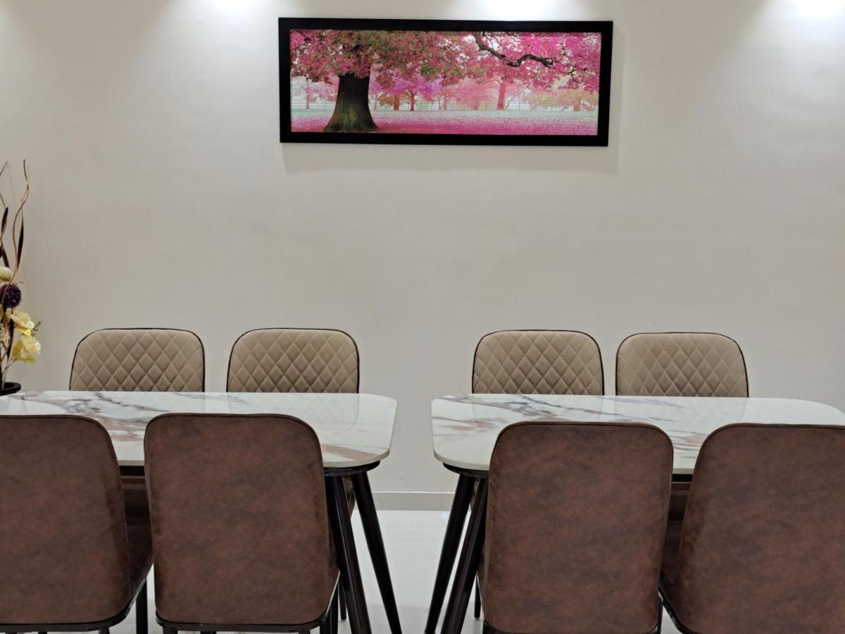 ホテル Bouquet Residency ナーシク エクステリア 写真